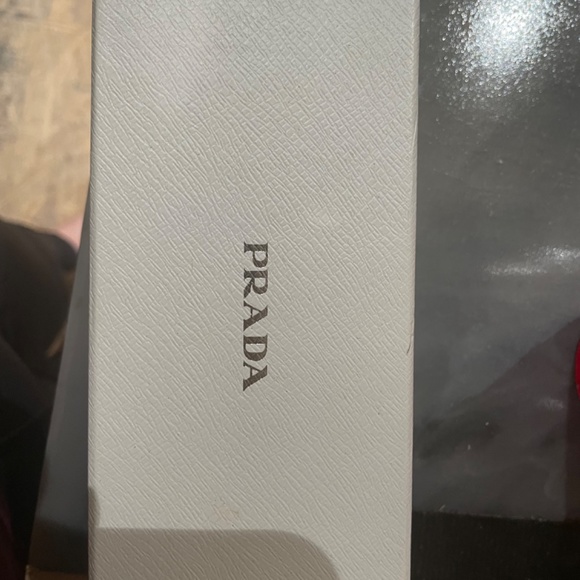 Prada sunglasses - Picture 3 of 6